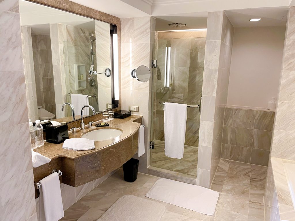 リージェント台北 1 King Suite 浴室