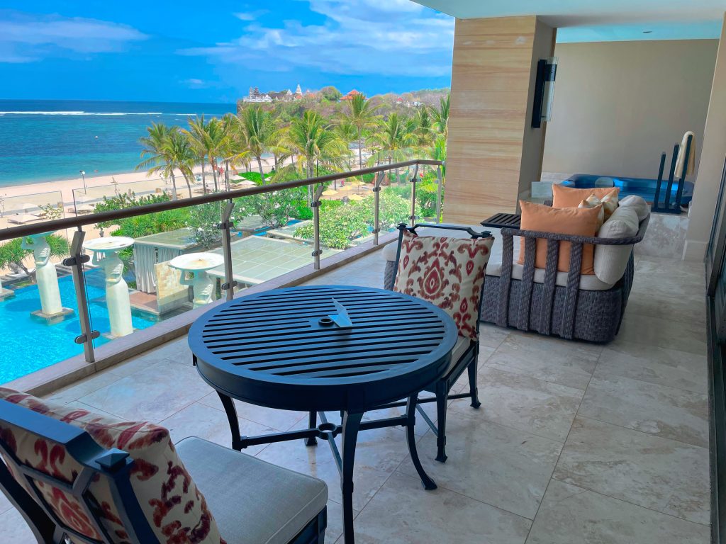 The Earl Beachfront View(ジ・アールスイート ビーチフロントビュー)バルコニー