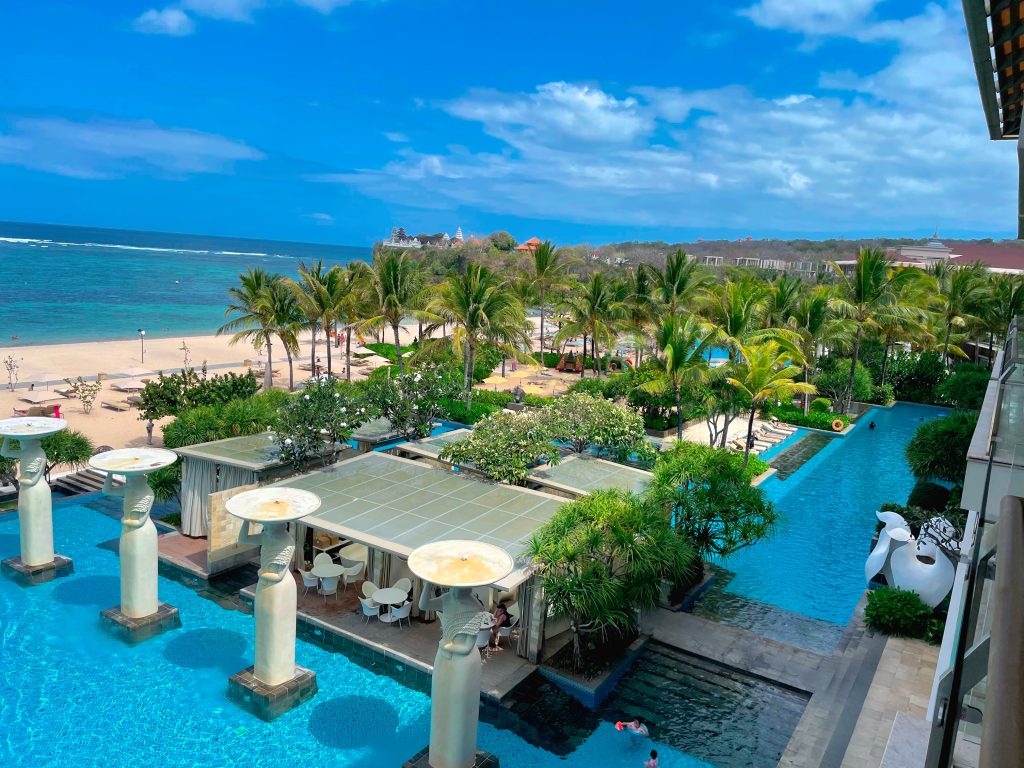 The Earl Beachfront View(ジ・アールスイート ビーチフロントビュー)バルコニーからの眺め