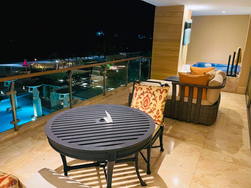 The Earl Beachfront View(ジ・アールスイート ビーチフロントビュー)バルコニー