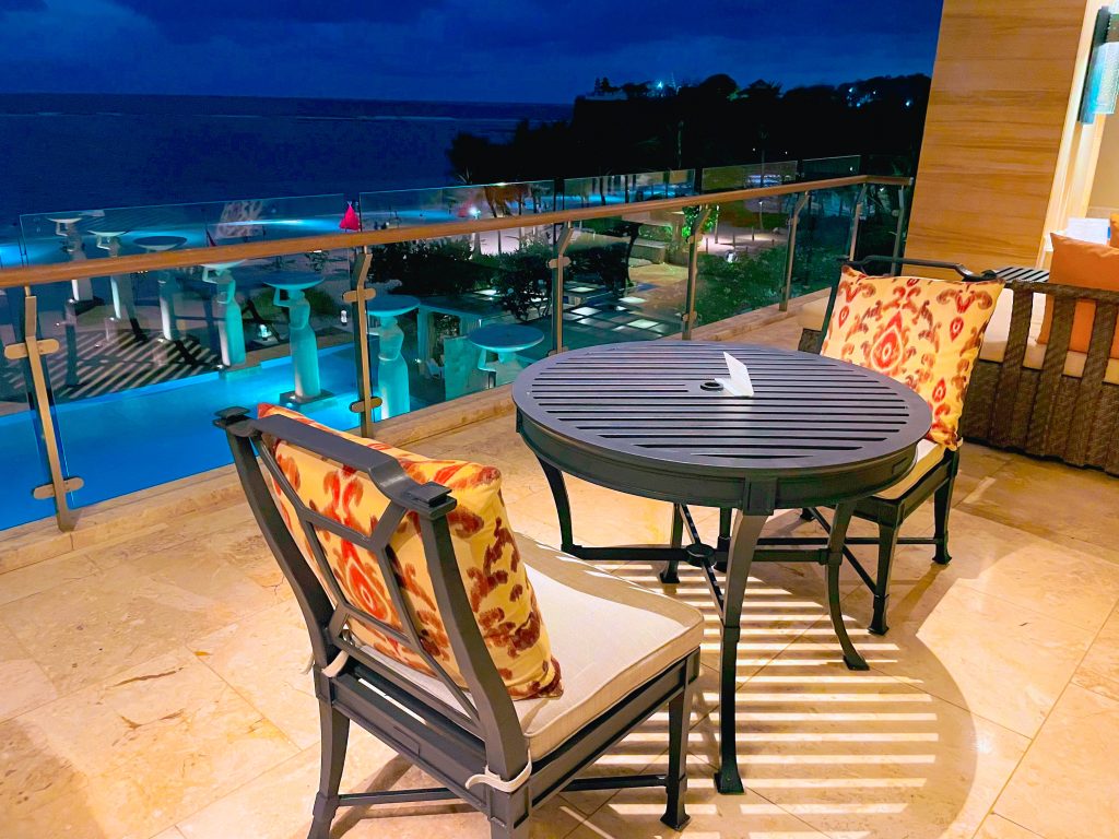 The Earl Beachfront View(ジ・アールスイート ビーチフロントビュー)バルコニー