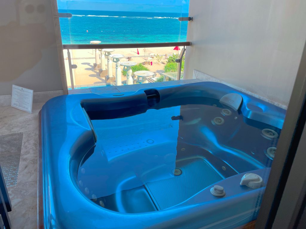 The Earl Beachfront View(ジ・アールスイート ビーチフロントビュー)ジャグジー