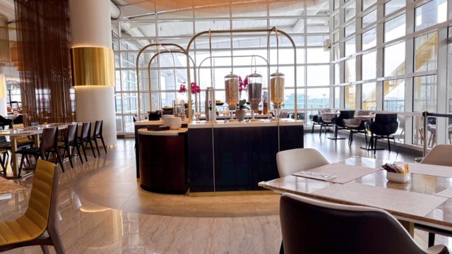 ヌアンザ ホテル アンド コンベンション チカラン 宿泊記